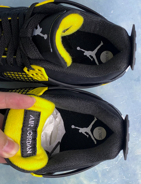 Air Jordan 4 Retro “Thunder” (2023)
